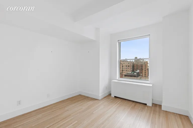 New York City Real Estate | View 40 East 61st Street, 15B | room 4 | View 5
