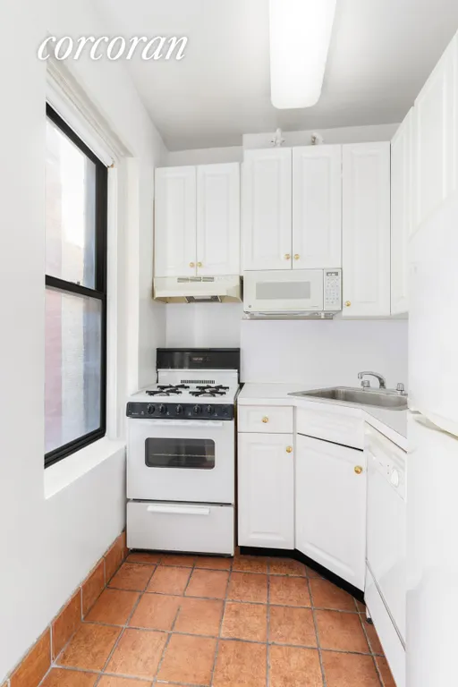 New York City Real Estate | View 221 East 76th Street, 3C | Kitchen | View 6