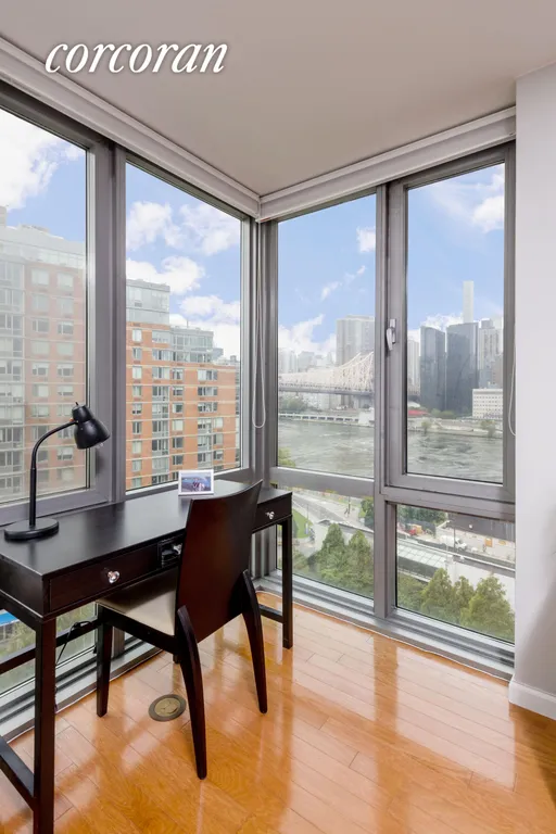New York City Real Estate | View 455 Main Street, 12A | room 3 | View 4