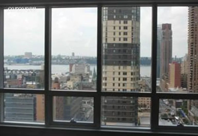 New York City Real Estate | View 350 West 42Nd Street, 21M | room 1 | View 2