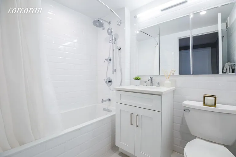 New York City Real Estate | View 1325 Fifth Avenue, 4I | Bathroom | View 8