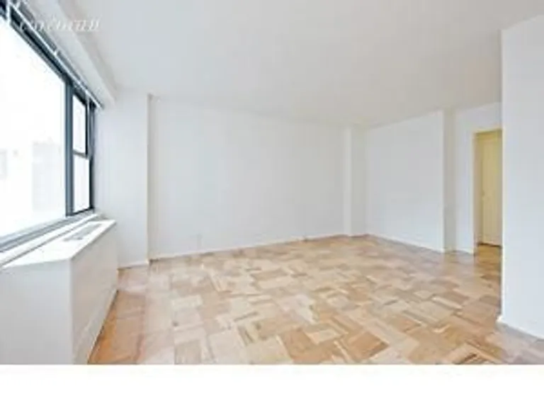 New York City Real Estate | View 115 East 9th Street, 7M | room 1 | View 2