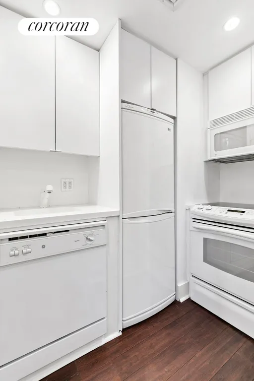 New York City Real Estate | View 414 East 52nd Street, 1B | Kitchen | View 3