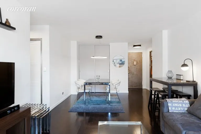New York City Real Estate | View 10 West 15th Street, 1721 | room 4 | View 5
