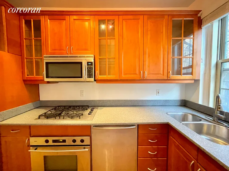 New York City Real Estate | View 139 West 82nd Street, 2D | room 2 | View 3