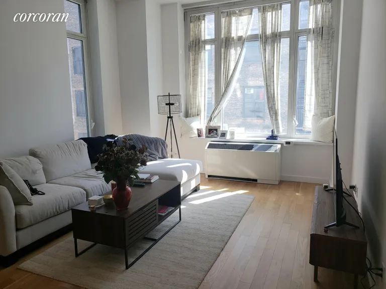 New York City Real Estate | View 325 Fifth Avenue, 17E | room 2 | View 3