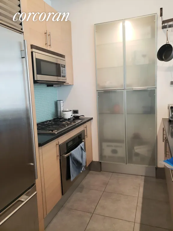 New York City Real Estate | View 325 Fifth Avenue, 17E | 1 Bed, 1 Bath | View 1