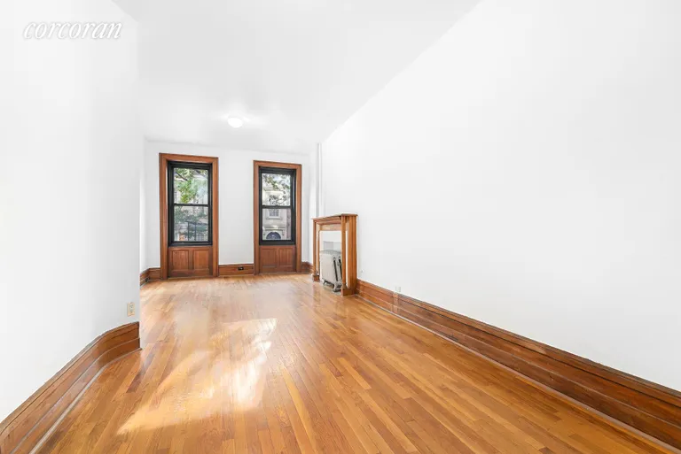 New York City Real Estate | View 161 East 81st Street, 2W | room 2 | View 3
