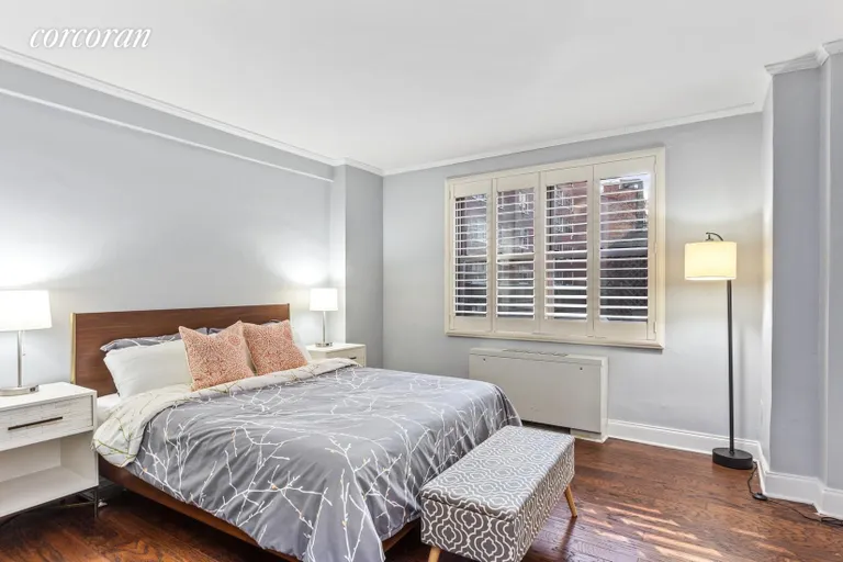 New York City Real Estate | View 301 East 69th Street, 2M | room 4 | View 5