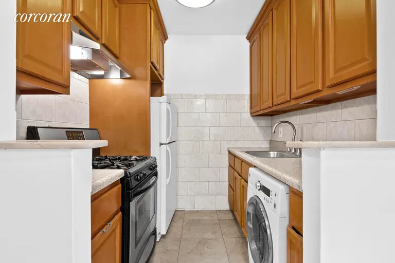 New York City Real Estate | View 260 Linden Boulevard, 3H | 2 | View 8