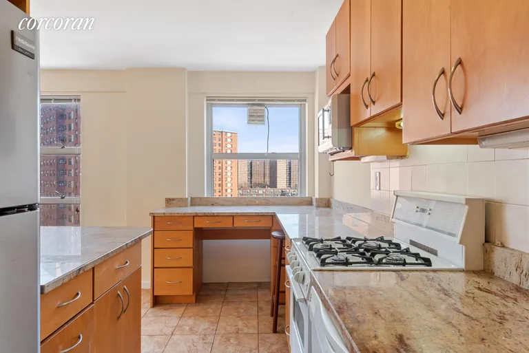 New York City Real Estate | View 80 La Salle Street, 12B | room 2 | View 3