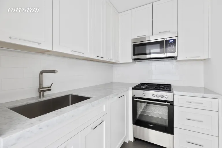 New York City Real Estate | View 201 East 28th Street, 18F | room 4 | View 5