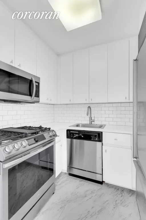 New York City Real Estate | View 401 East 74th Street, 12P | room 1 | View 2