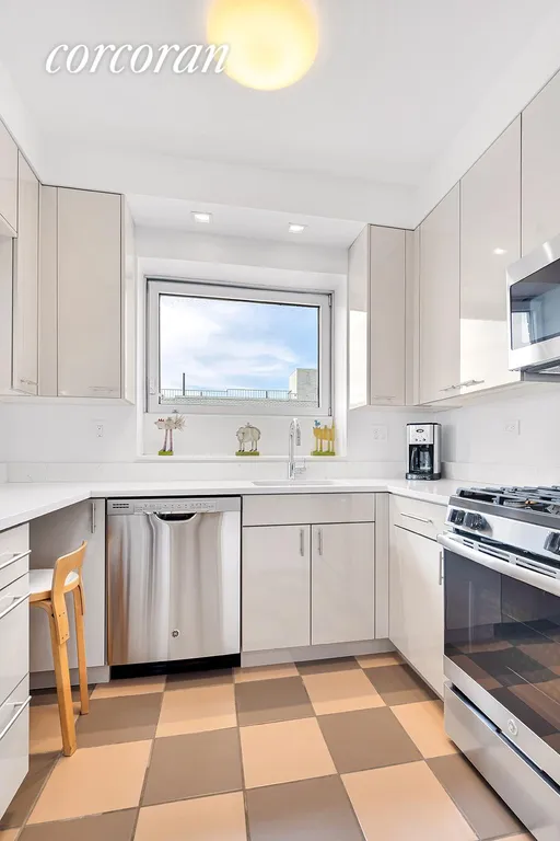 New York City Real Estate | View 25 Sutton Place South, 20N | Kitchen | View 9