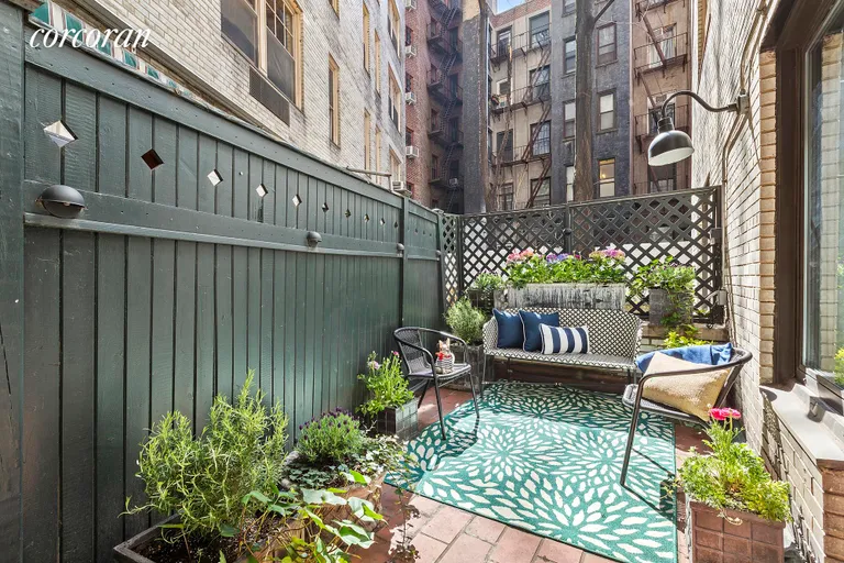New York City Real Estate | View 2 Horatio Street, 1M | room 4 | View 5