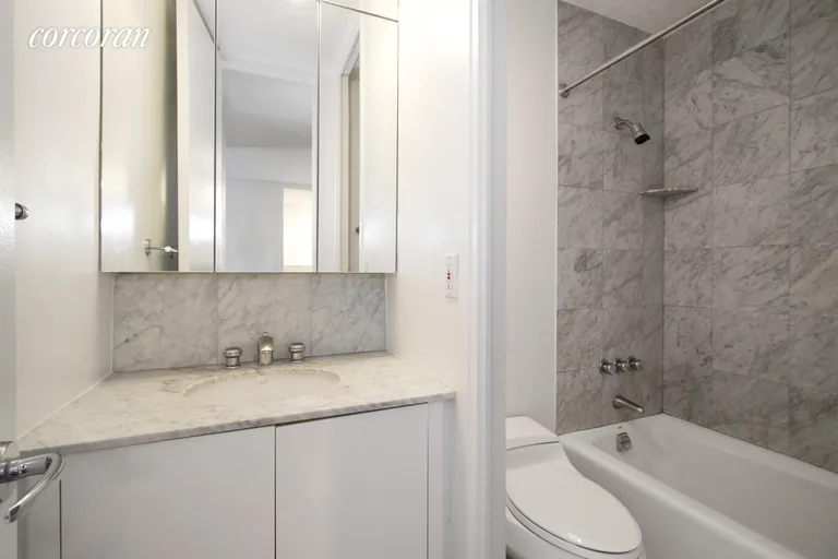 New York City Real Estate | View 300 East 40th Street, 25X | Bathroom | View 4