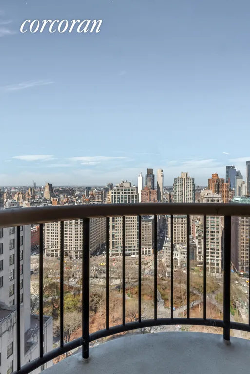New York City Real Estate | View 45 East 25th Street, 35A | PRIVATE BALCONY WITH OPEN VIEW OF PARK AND SKYLINE | View 2
