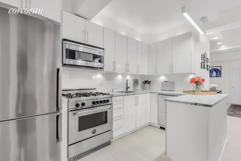 New York City Real Estate | View 2166 Broadway, 4F | room 6 | View 7