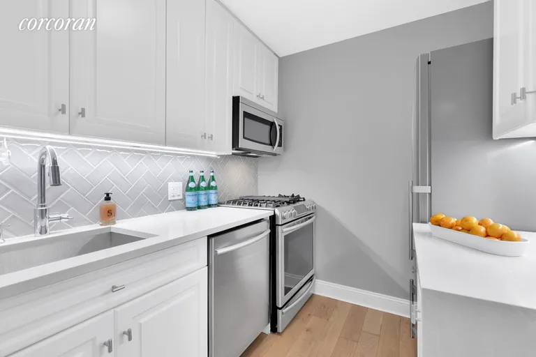 New York City Real Estate | View 215 East 80th Street, 9M | room 3 | View 4