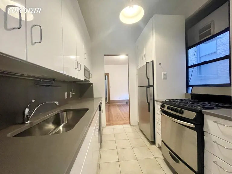 New York City Real Estate | View 161 East 81st Street, 4W | room 3 | View 4