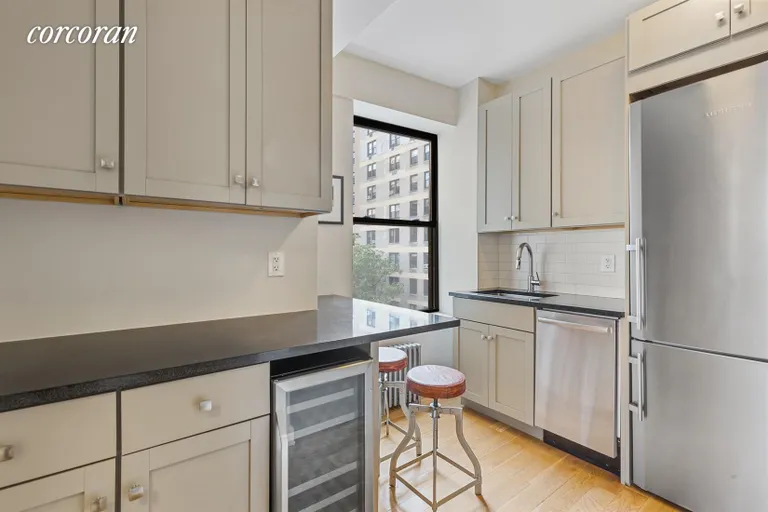 New York City Real Estate | View 334 West 87th Street, 8B | room 2 | View 3