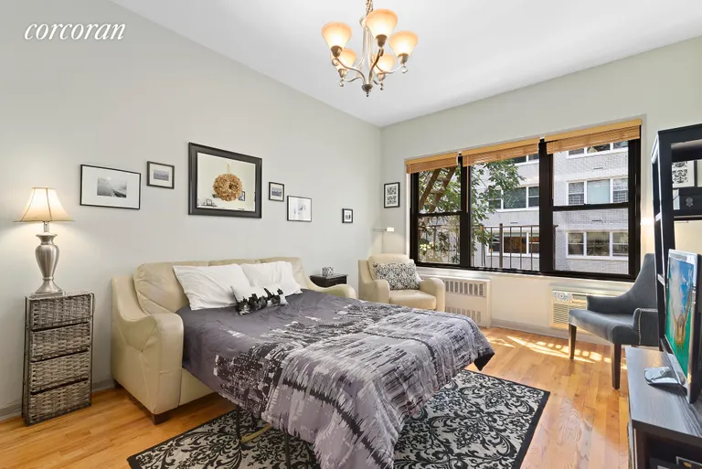 New York City Real Estate | View 444 East 87th Street, 4H | room 1 | View 2