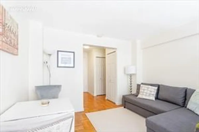 New York City Real Estate | View 333 East 75th Street, 9D | Living Room | View 3