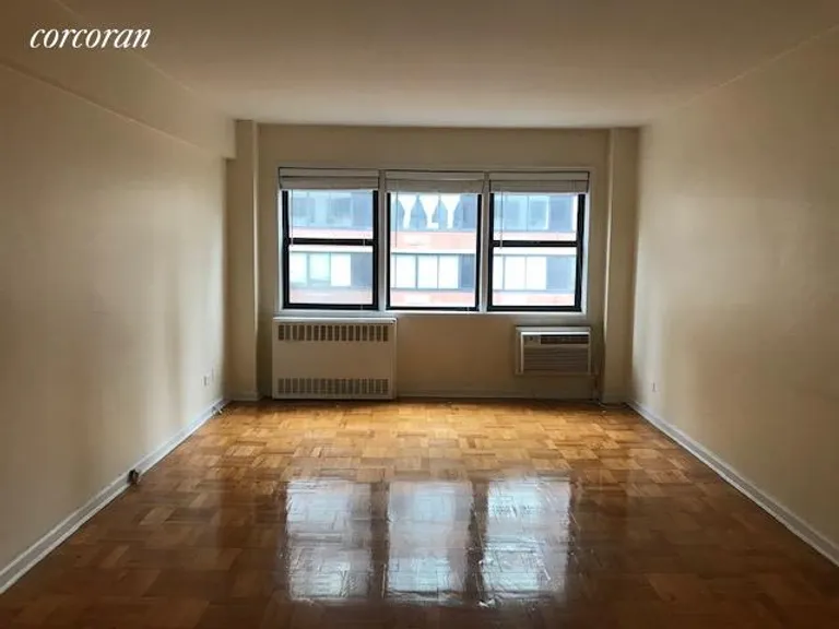 New York City Real Estate | View 333 East 75th Street, 9D | Living Room | View 4