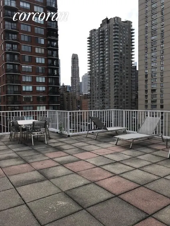 New York City Real Estate | View 333 East 75th Street, 9D | Select a Category | View 11