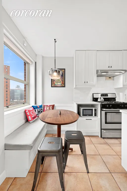 New York City Real Estate | View 80 La Salle Street, 10-B | room 3 | View 4