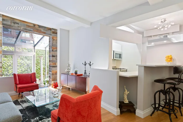 New York City Real Estate | View 140 East 40th Street, 1D | 2 Beds, 1 Bath | View 1