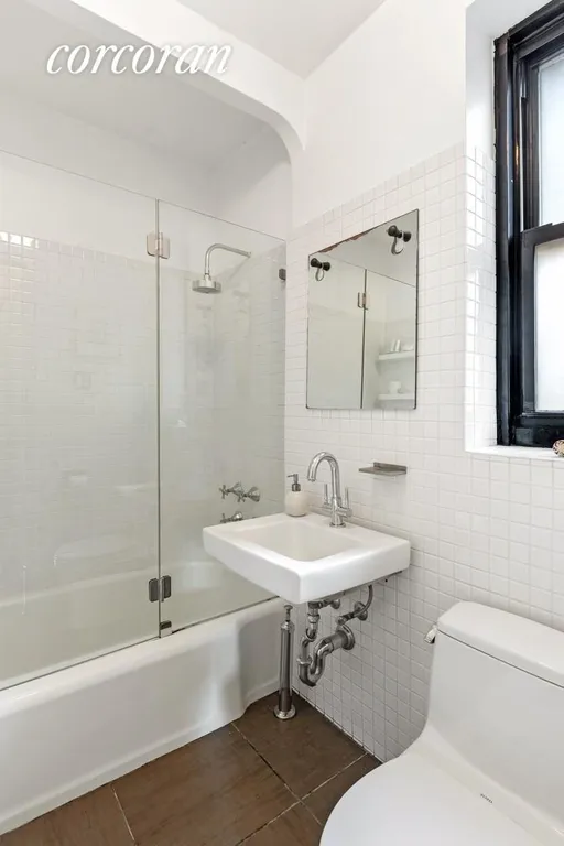 New York City Real Estate | View 222 East 35th Street, 6C | Full Bathroom | View 6