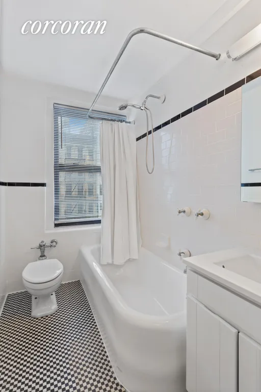 New York City Real Estate | View 205 East 78th Street, 4E | room 3 | View 4