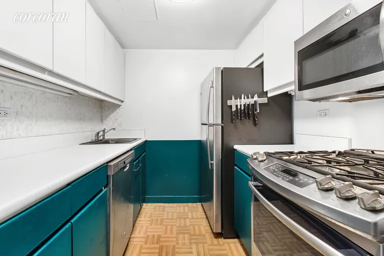 New York City Real Estate | View 225 West 83rd Street, 5V | room 3 | View 4