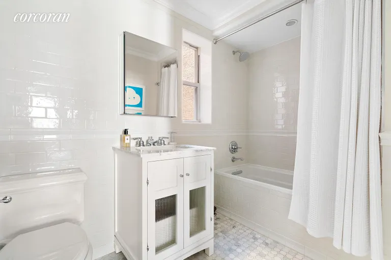 New York City Real Estate | View 167 East 82Nd Street, 3B | Full Bathroom | View 8