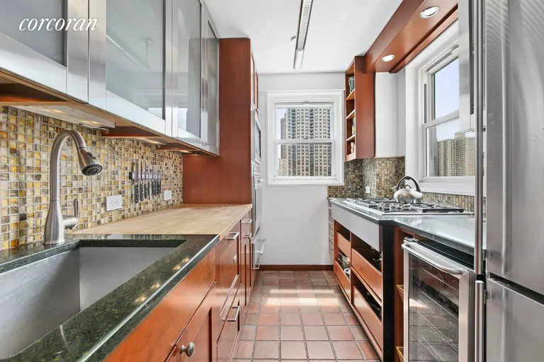 New York City Real Estate | View 200 East 84th Street, 8GH | room 5 | View 6
