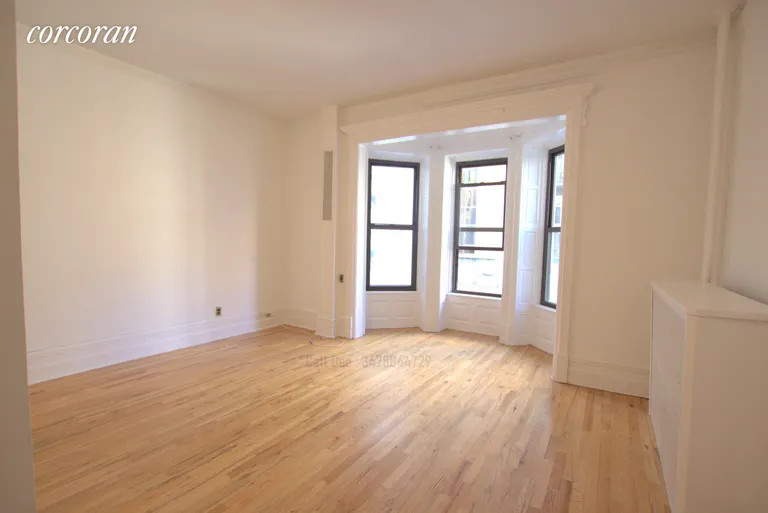New York City Real Estate | View 144 West 70th Street, 7 | room 5 | View 6