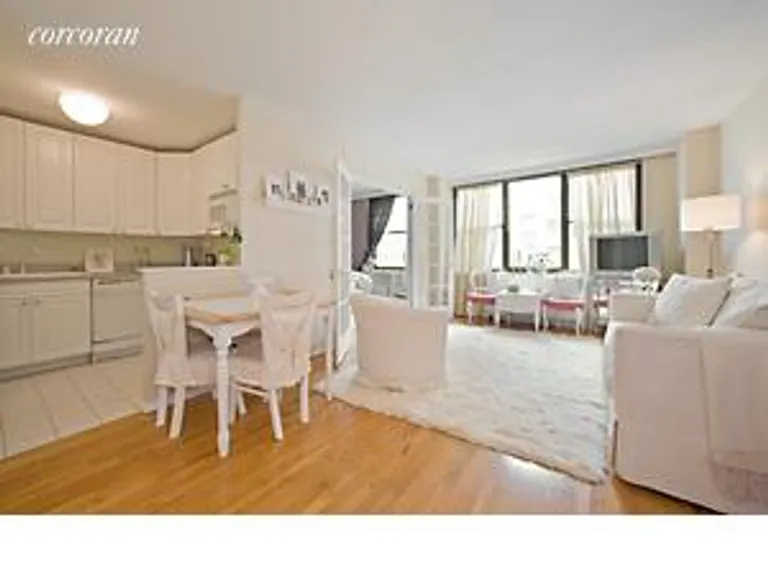 New York City Real Estate | View 301 East 87th Street, 12E | room 1 | View 2