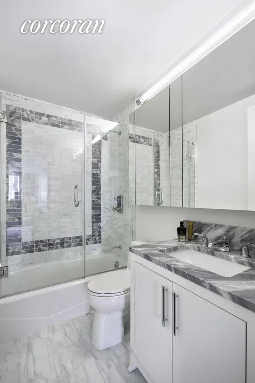 New York City Real Estate | View 200 East 94th Street, 2015 | Master Bathroom | View 6
