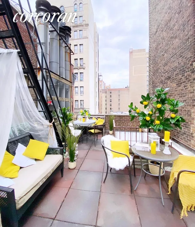 New York City Real Estate | View 258 West 99th Street, PH4 | 2 Beds, 1 Bath | View 1