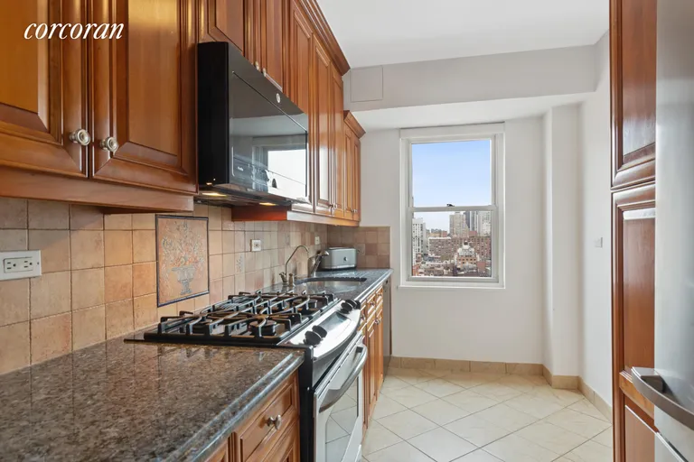 New York City Real Estate | View 420 East 72Nd Street, 20F | room 8 | View 9