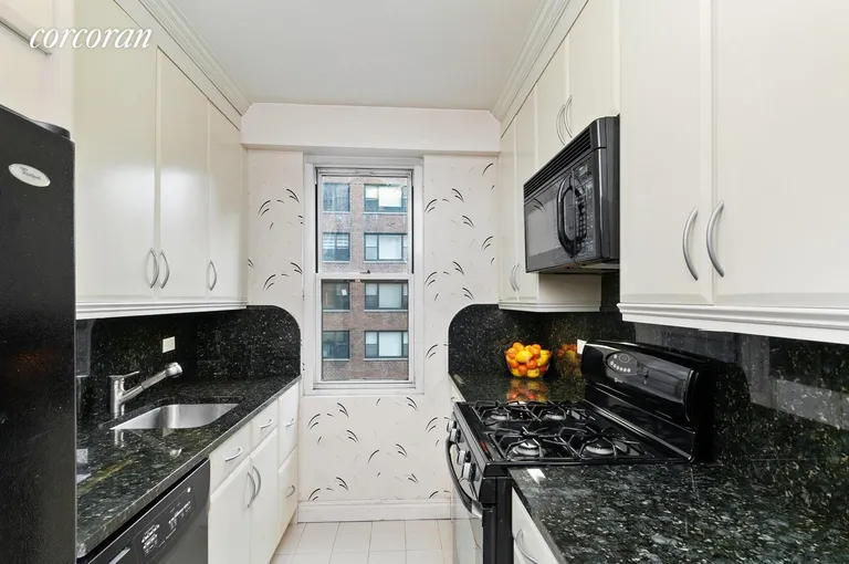 New York City Real Estate | View 340 East 64th Street, 5B | Kitchen | View 2