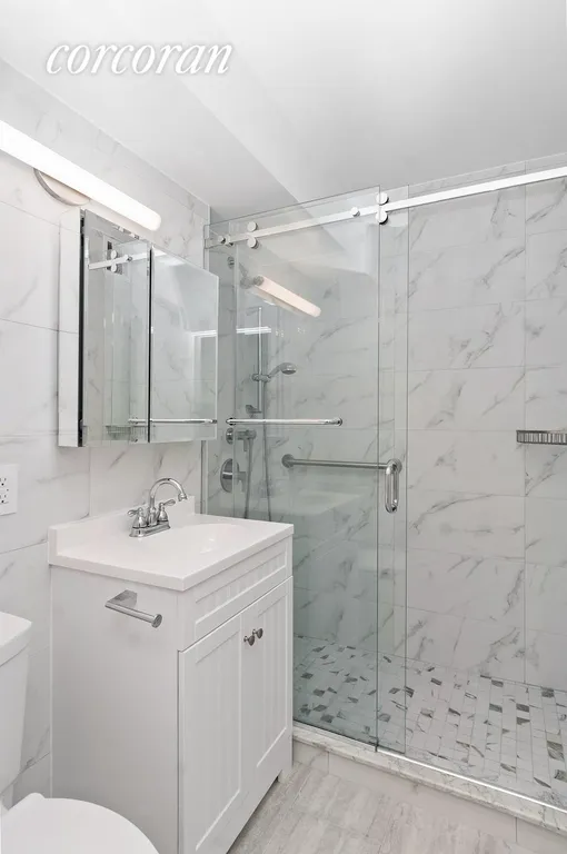 New York City Real Estate | View 340 East 64th Street, 5B | Full Bathroom | View 5