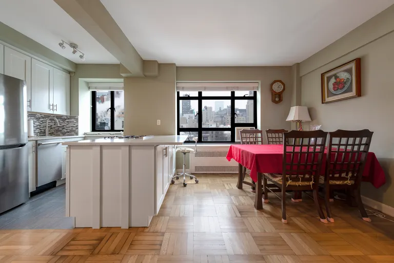 New York City Real Estate | View 100 Remsen Street, 8D | room 2 | View 3