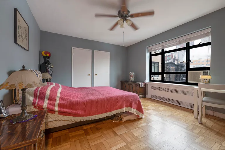 New York City Real Estate | View 100 Remsen Street, 8D | room 4 | View 5