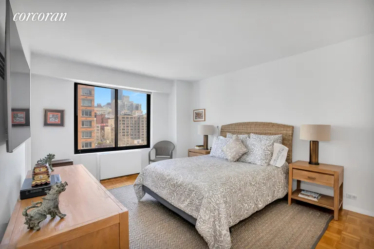New York City Real Estate | View 200 East 61st Street, 10E | room 4 | View 5