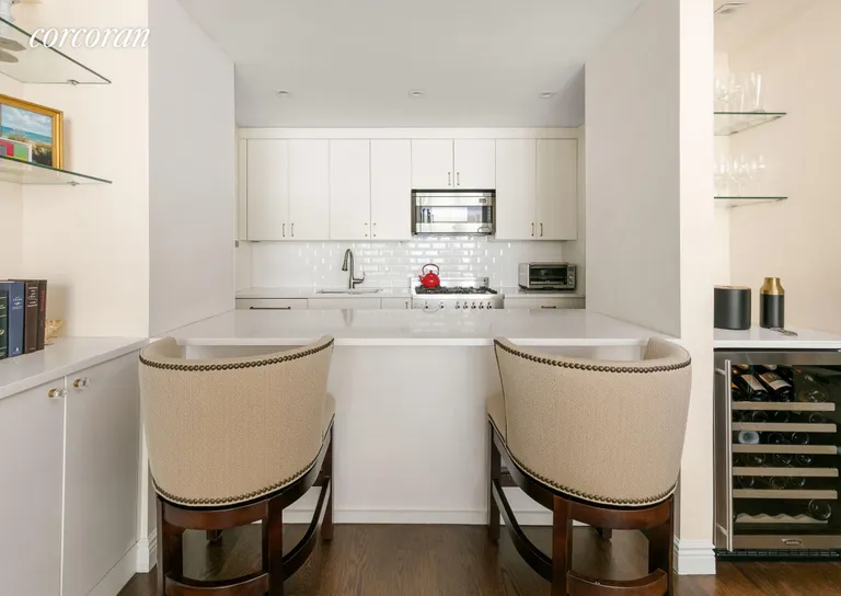 New York City Real Estate | View 166 East 63rd Street, 5J | room 3 | View 4