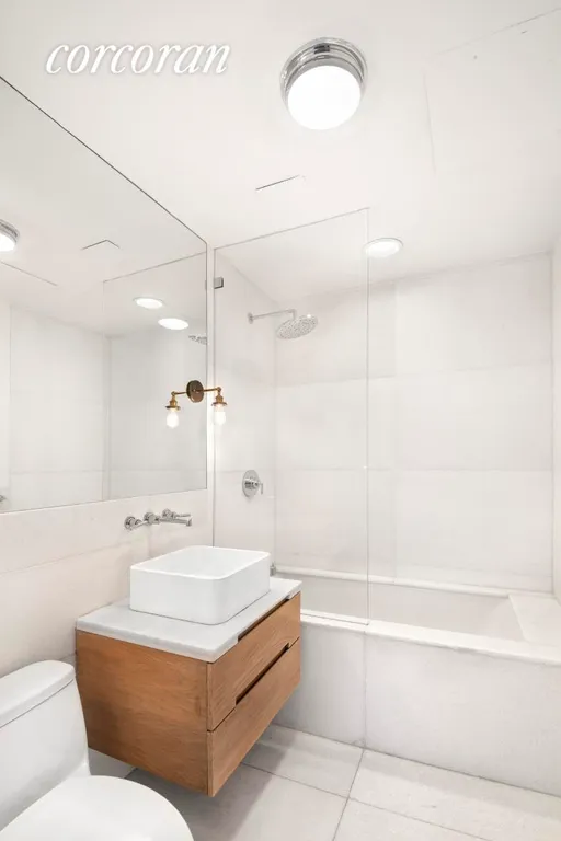 New York City Real Estate | View 416 Washington Street, 2H | Full Bathroom | View 8