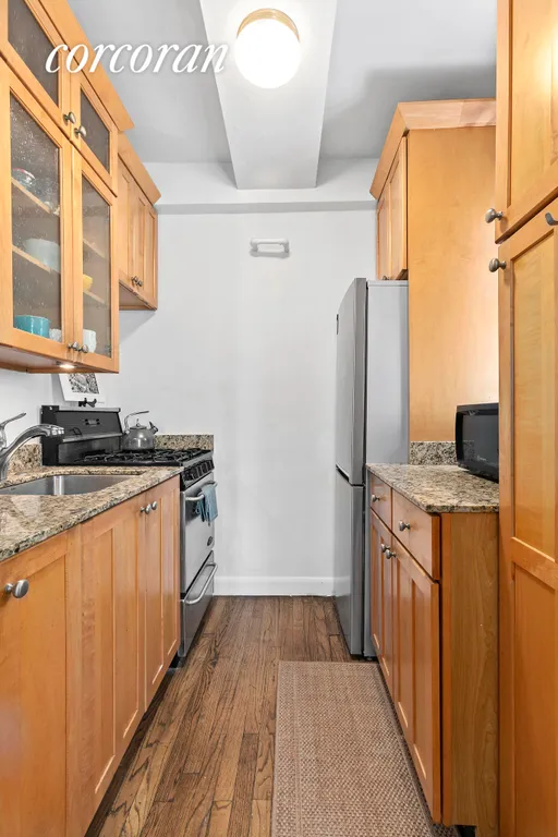 New York City Real Estate | View 410 West 24th Street, 6A | Kitchen | View 4