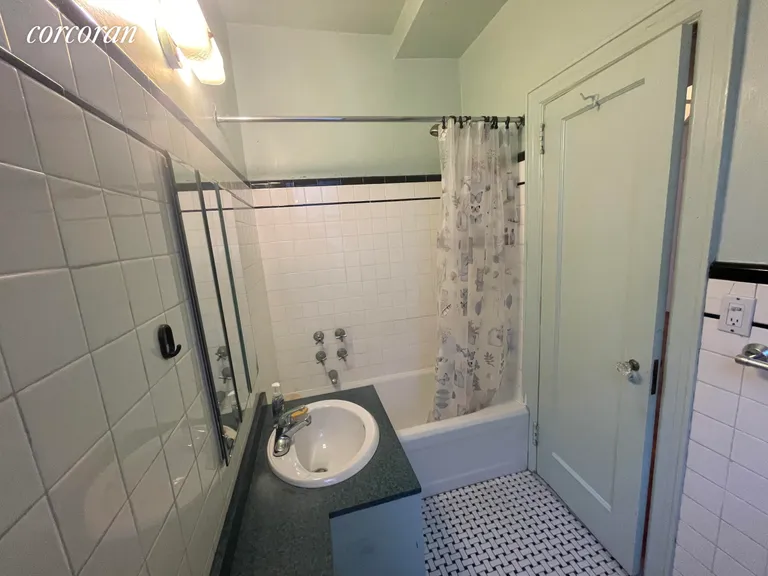 New York City Real Estate | View 854 West 181st Street, 6B | Full Bathroom | View 6